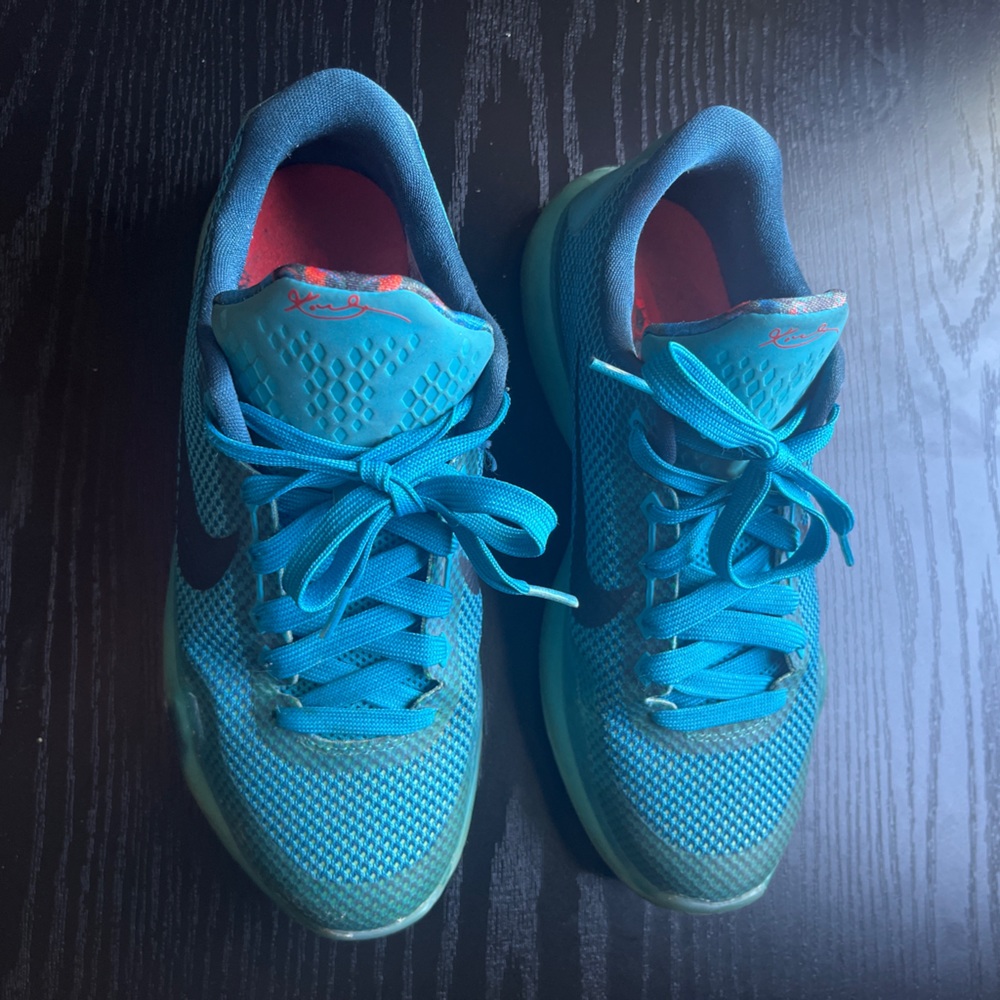 Nike Kobe 10 '5am flight' Size:5Y considered a collectible or valuable.